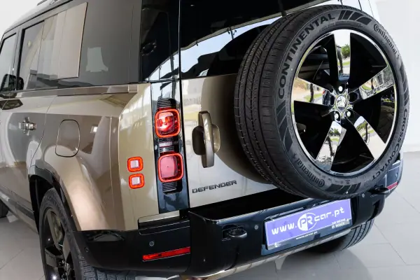 Land Rover Defender 2025 - 104900 EUR, 13995 km - AUTO.MOTO.pt - 13995km - foto 13 de 49