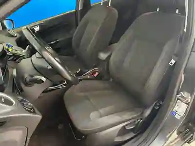 Ford Fiesta 2017 - 9900 EUR, 152000 km - AUTO.MOTO.pt - 152000km - foto 10 de 23