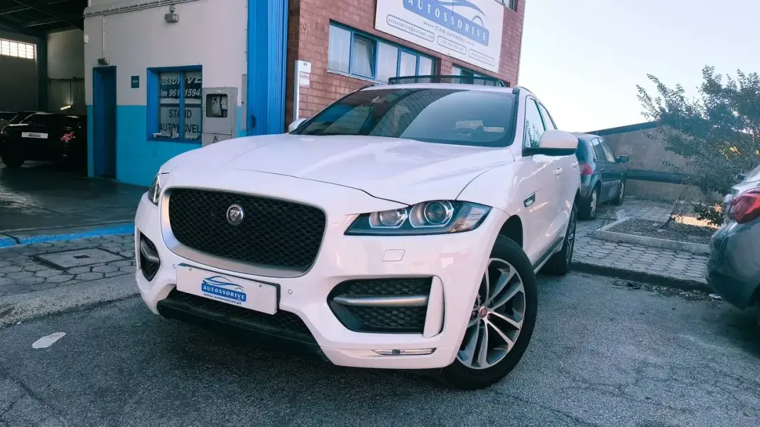 Jaguar F-Pace 2017 - 18900 EUR, 149000 km - 149000km - foto 20 de 23
