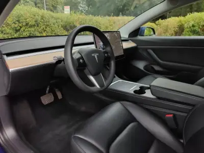 Tesla Model 3 2021 - 25990 EUR, 100000 km - AUTO.MOTO.pt - 100000km - foto 7 de 46