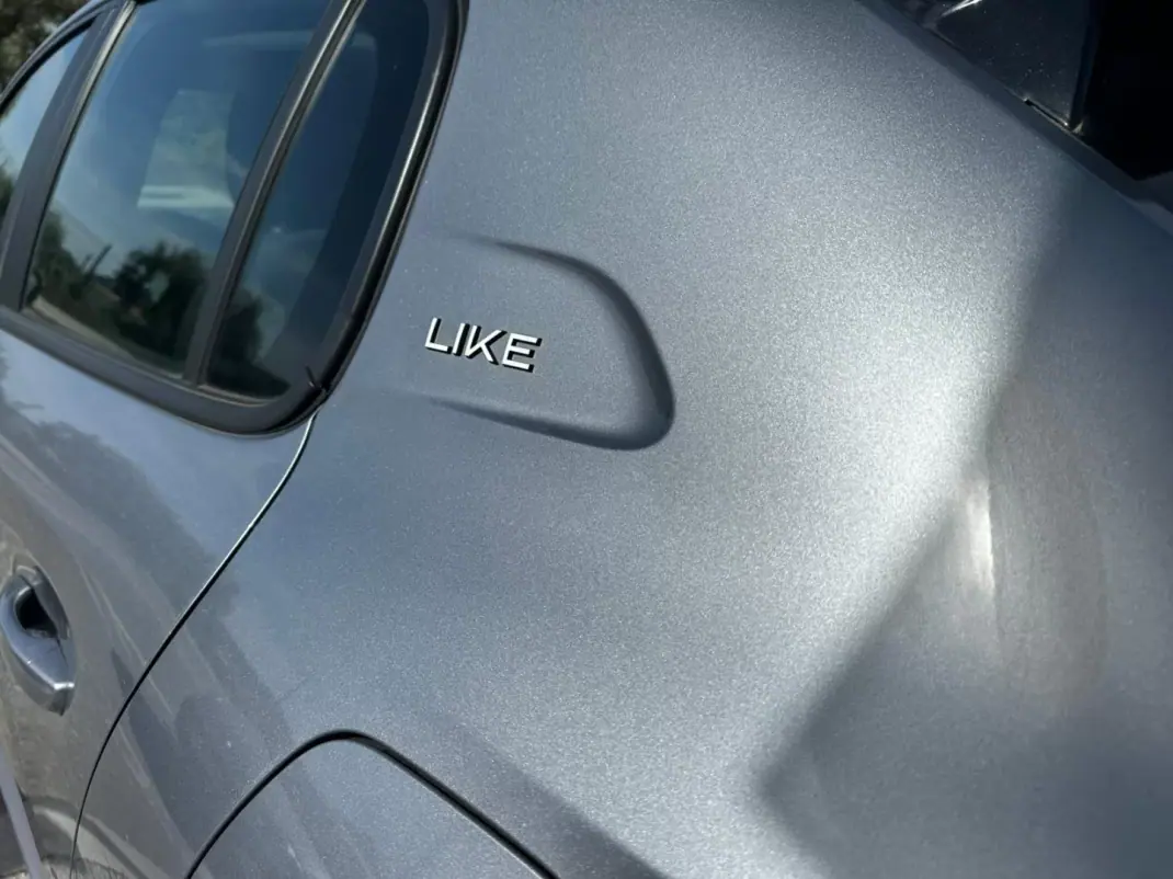 Peugeot 208 2023 - 16900 EUR, 27566 km - AUTO.MOTO.pt - 27566km - foto 5 de 36