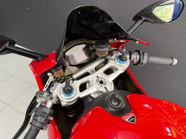 Ducati Panigale 1299 2016 - 17500 EUR, 11358 km - AUTO.MOTO.pt - 11358km - foto 25 de 38