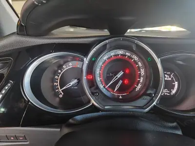 DS DS3 2016 - 17500 EUR, 48000 km - AUTO.MOTO.pt - 48000km - foto 27 de 34