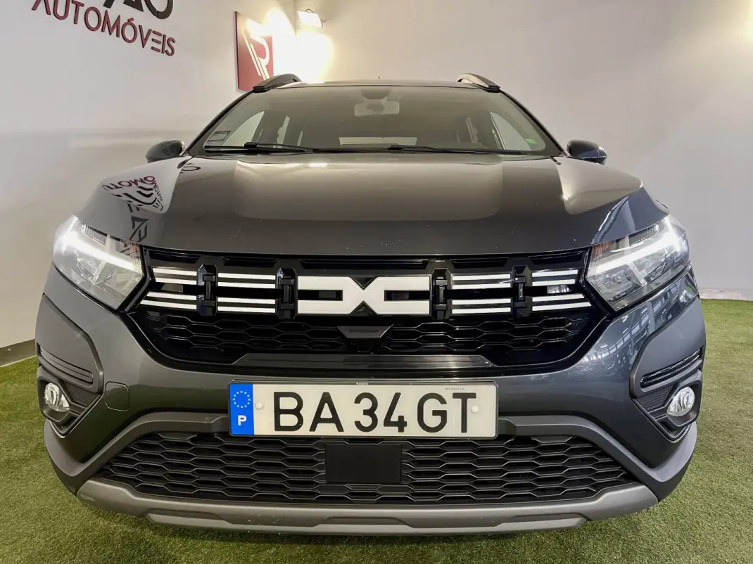 Dacia Jogger 2023 - 14950 EUR, 107000 km - AUTO.MOTO.pt - 107000km - foto 3 de 33