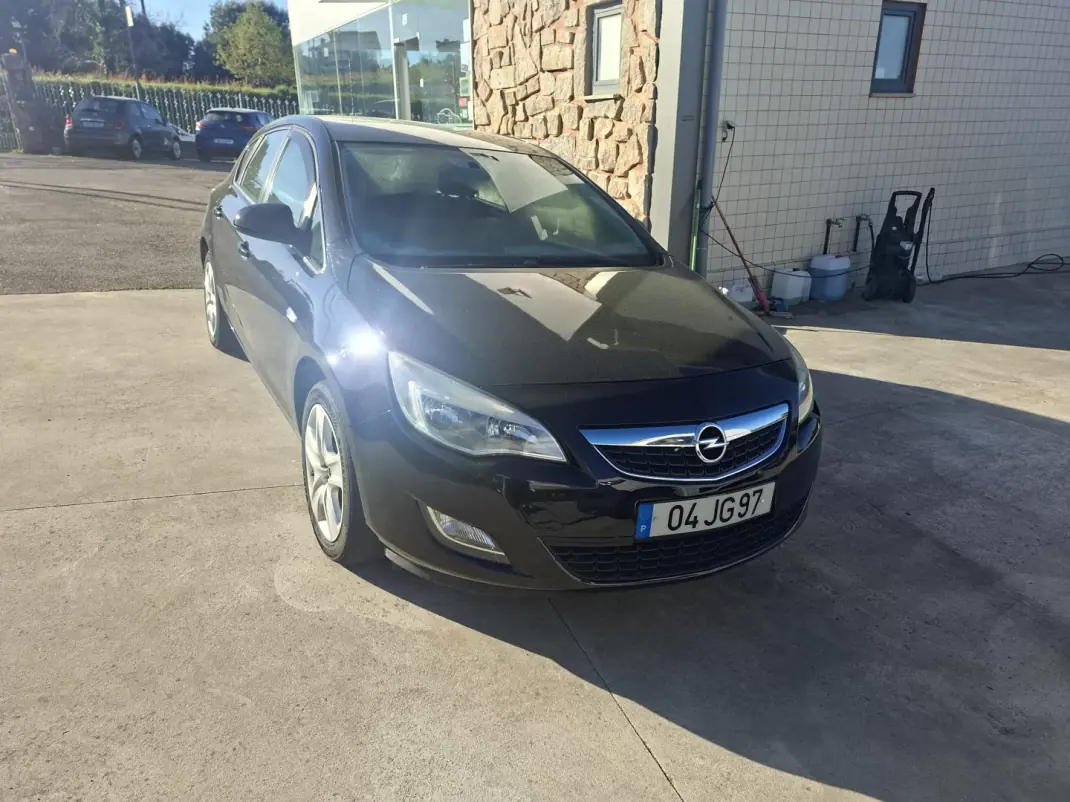 Opel Astra 2010 - 4760 EUR, 250168 km - AUTO.MOTO.pt - 250168km - foto 3 de 15
