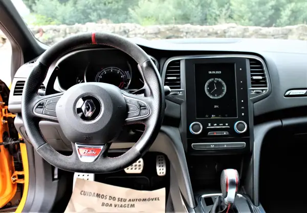 Renault Mégane 2019 - 43990 EUR, 42000 km - AUTO.MOTO.pt - 42000km - foto 25 de 41
