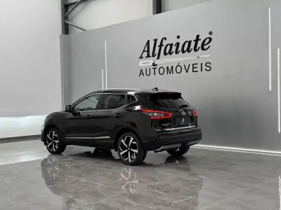 Nissan Qashqai 2017 - 16890 EUR, 117000 km - AUTO.MOTO.pt - 117000km - foto 5 de 6