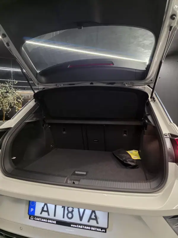 Volkswagen T-Roc 2022 - 24750 EUR, 120300 km - AUTO.MOTO.pt - 120300km - foto 35 de 35