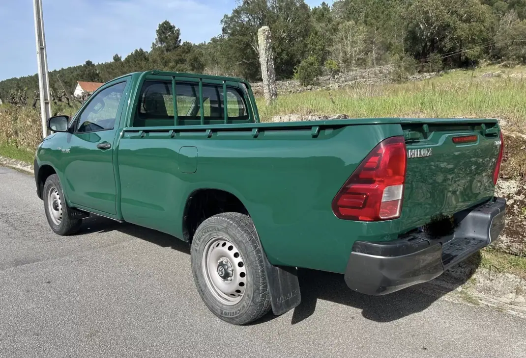 Toyota Hilux 4x4 2019 - 28500 EUR, 283000 km - AUTO.MOTO.pt - 283000km - foto 6 de 11