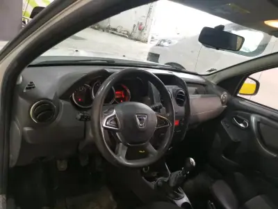 Dacia 2017 - 9900 EUR, 230462 km - AUTO.MOTO.pt - 230462km - foto 6 de 10