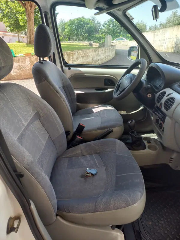 Renault Kangoo 2004 - 4400 EUR, 266000 km - 266000km - foto 9 de 12