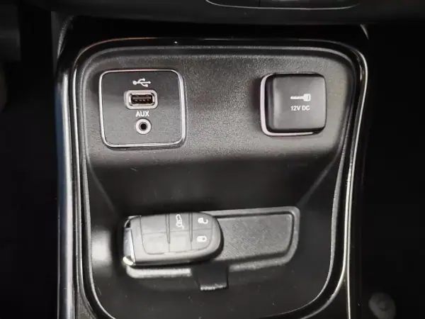 Jeep Compass 2018 - 17250 EUR, 110000 km - AUTO.MOTO.pt - 110000km - foto 31 de 34