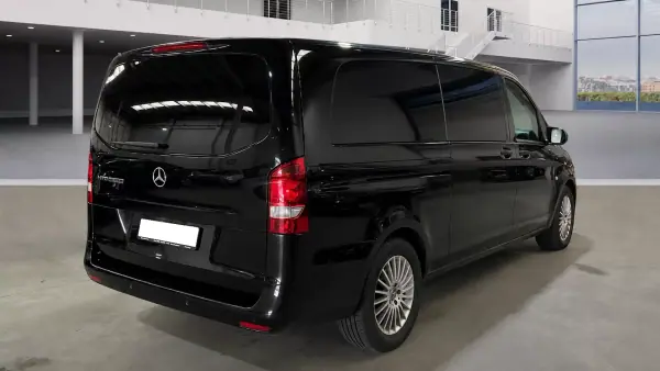 Mercedes-Benz eVito Tourer 2023 - 41999 EUR, 250000 km - AUTO.MOTO.pt - 250000km - foto 4 de 10