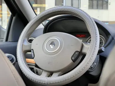 Renault Clio 2008 - 4990 EUR, 255000 km - AUTO.MOTO.pt - 255000km - foto 17 de 31