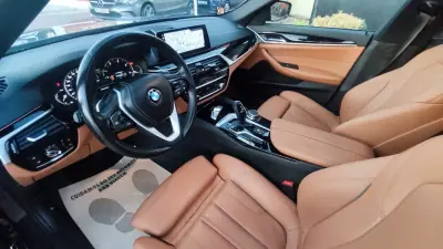 BMW 520 2018 - 29990 EUR, 130000 km - AUTO.MOTO.pt - 130000km - foto 10 de 43