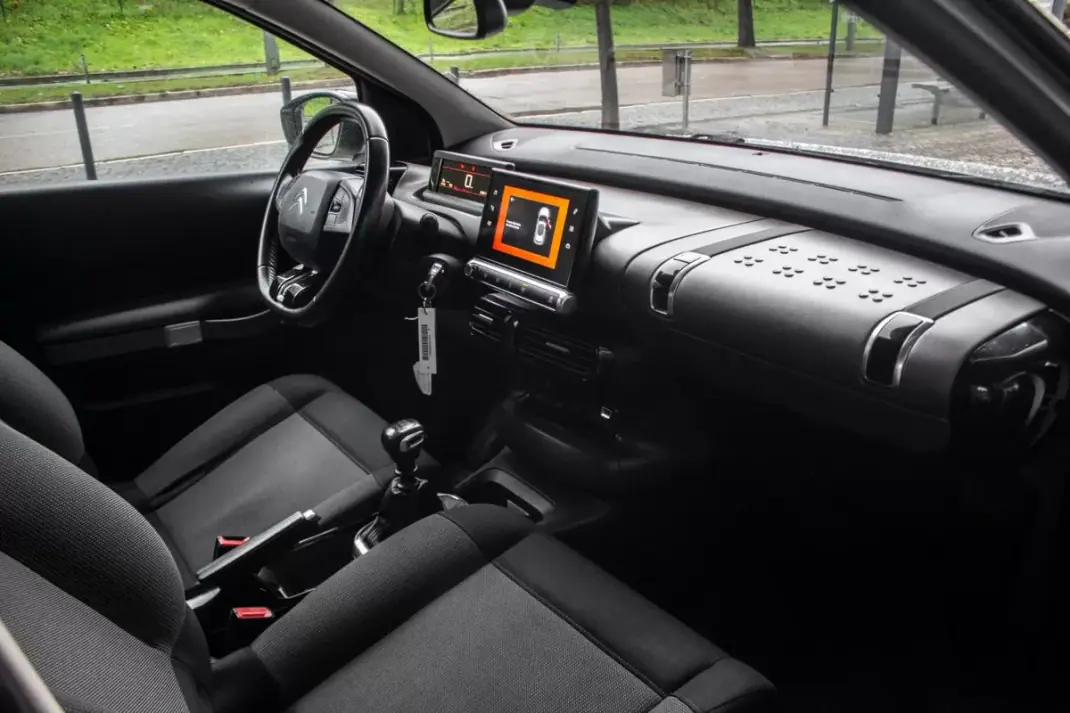 Citroën C4 Cactus 2019 - 12550 EUR, 90175 km - AUTO.MOTO.pt - 90175km - foto 24 de 41