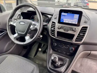 Ford Transit Connect 2019 - 12500 EUR, 110000 km - AUTO.MOTO.pt - 110000km - foto 9 de 24