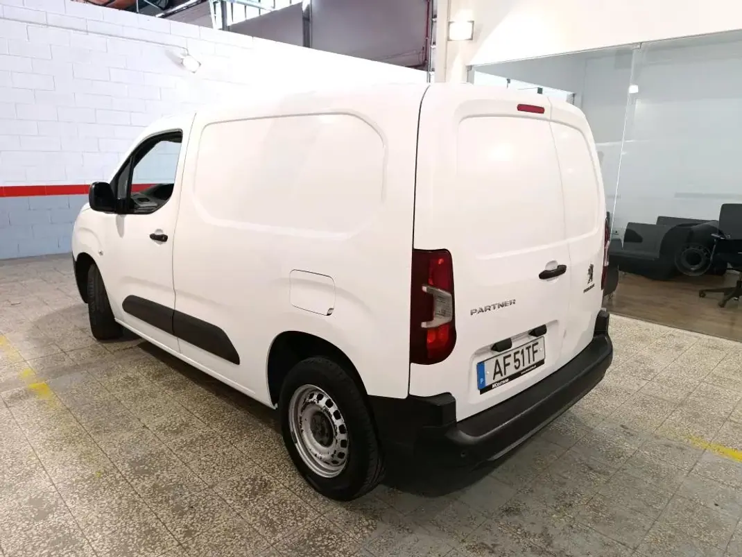 Peugeot Partner 2021 - 12990 EUR, 117907 km - AUTO.MOTO.pt - 117907km - foto 3 de 8