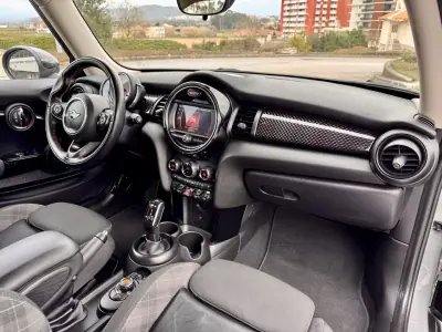 MINI Cooper 2018 - 21990 EUR, 165000 km - AUTO.MOTO.pt - 165000km - foto 16 de 31