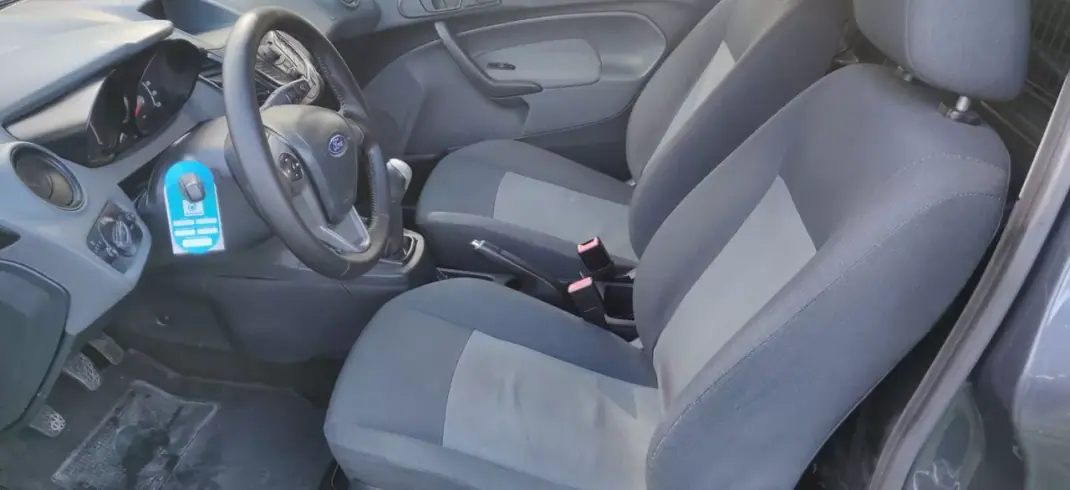 Ford Fiesta 1.4 TDCI 2010 - 4490 EUR, 244800 km - AUTO.MOTO.pt - 244800km - foto 13 de 31