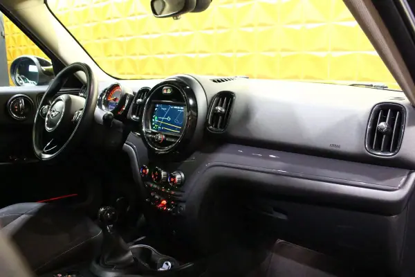 MINI Countryman 2018 - 17900 EUR, 70000 km - AUTO.MOTO.pt - 70000km - foto 11 de 28