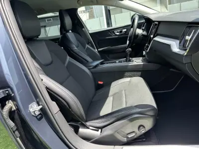 Volvo V60 2020 - 20900 EUR, 100000 km - AUTO.MOTO.pt - 100000km - foto 55 de 59