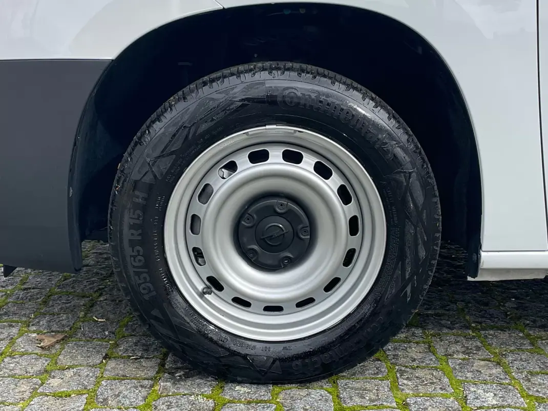 Opel Combo 2022 - 14450 EUR, 90000 km - AUTO.MOTO.pt - 90000km - foto 15 de 37