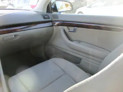 Audi A4 2005 - 5900 EUR, 290000 km - AUTO.MOTO.pt - 290000km - foto 13 de 17