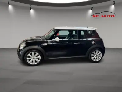 MINI Cooper 2009 - 10500 EUR, 157431 km - AUTO.MOTO.pt - 157431km - foto 3 de 10