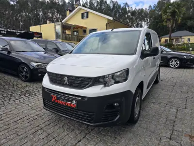 Peugeot PARTNER HDI 2020 - 13900 EUR, 99000 km - AUTO.MOTO.pt - 99000km - foto 20 de 22