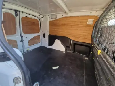 Peugeot 2016 - 9990 EUR, 180000 km - AUTO.MOTO.pt - 180000km - foto 6 de 8