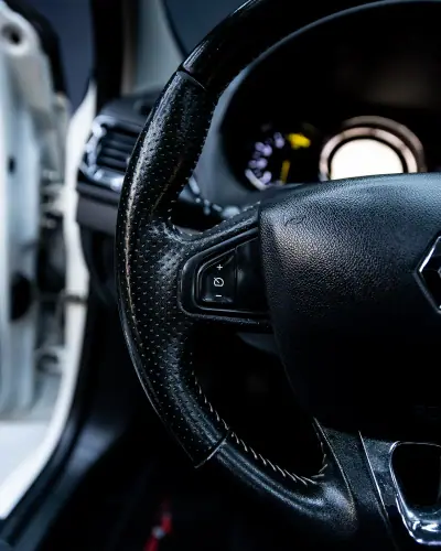 Renault Mégane 2014 - 9500 EUR, 220000 km - AUTO.MOTO.pt - 220000km - foto 28 de 28