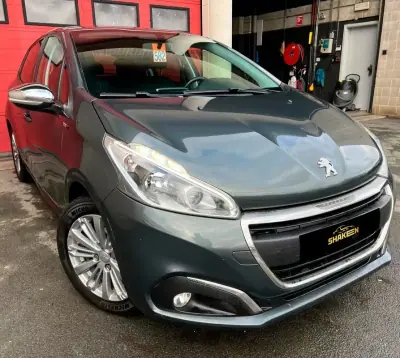 Peugeot 208 2017 - 8550 EUR, 102499 km - AUTO.MOTO.pt - 102499km - foto 3 de 10