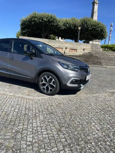 Renault Captur 2019 - 13900 EUR, 73850 km - AUTO.MOTO.pt - 73850km - foto 6 de 18