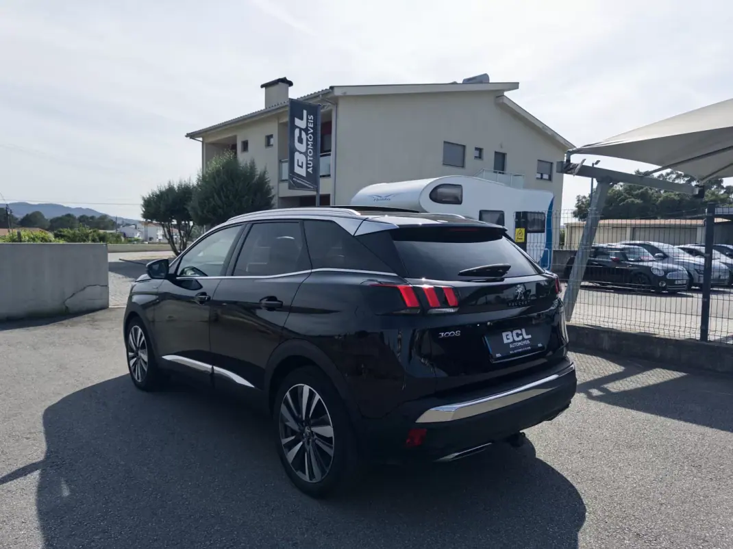 Peugeot 3008 2017 - 18990 EUR, 181000 km - AUTO.MOTO.pt - 181000km - foto 5 de 45