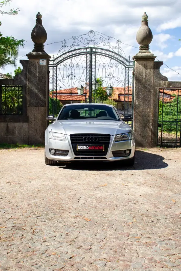 Audi A5 2.0 TDI S-line 2010 Diesel — 218 325 km · Braga Audi A5 2.0 TDI S-line 2010 Diesel