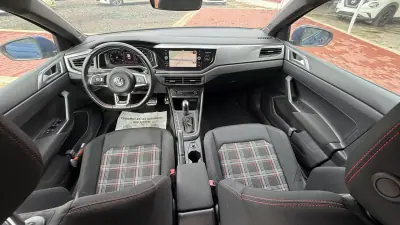 Volkswagen Polo 2019 - 22990 EUR, 130000 km - AUTO.MOTO.pt - 130000km - foto 8 de 32