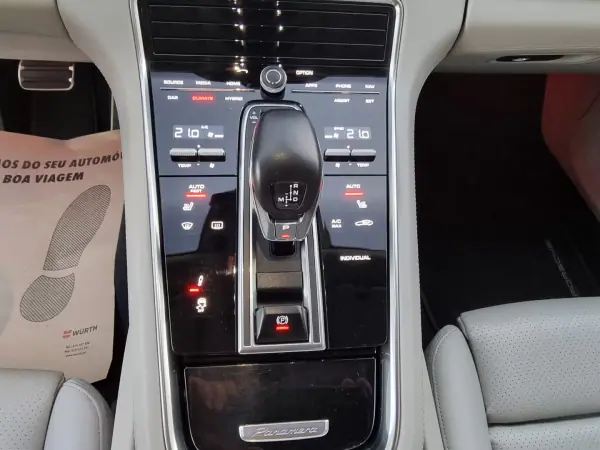Porsche Panamera Sport Turismo 2018 - 84990 EUR, 147000 km - AUTO.MOTO.pt - 147000km - foto 42 de 50