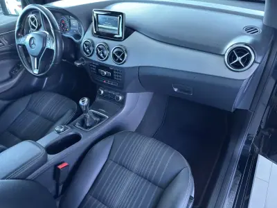 Mercedes-Benz B 180 2014 - 11750 EUR, 245898 km - AUTO.MOTO.pt - 245898km - foto 5 de 25