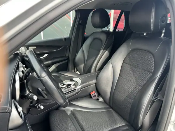 Mercedes-Benz GLC 350 2018 - 28947 EUR, 99000 km - AUTO.MOTO.pt - 99000km - foto 9 de 20