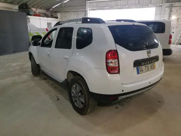 Dacia 2017 - 9900 EUR, 230462 km - AUTO.MOTO.pt - 230462km - foto 2 de 10