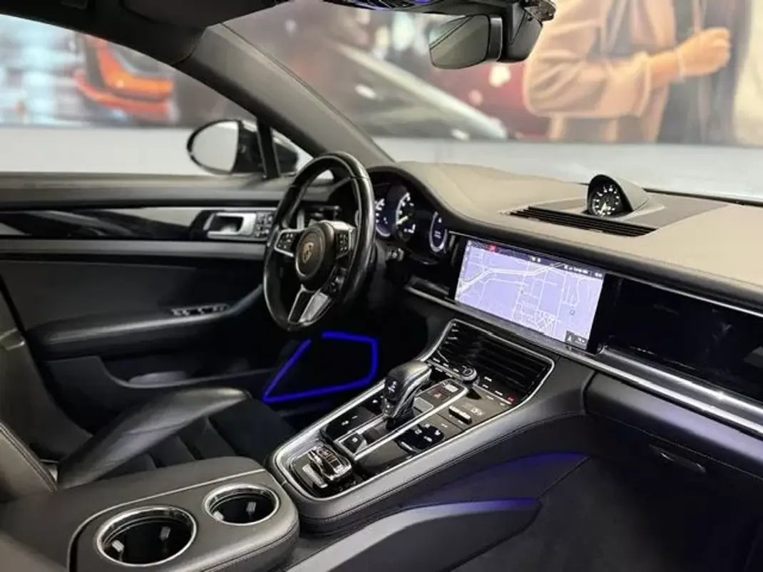 Porsche Panamera 2020 - 76990 EUR, 142770 km - 142770km - foto 14 de 25