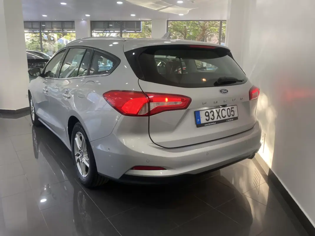 Ford Focus SW 2019 - 12600 EUR, 156868 km - AUTO.MOTO.pt - 156868km - foto 33 de 34