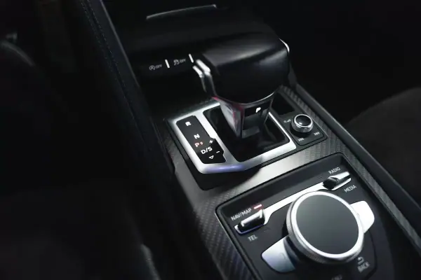 Audi R8 Coupé 2016 - 129950 EUR, 87000 km - AUTO.MOTO.pt - 87000km - foto 35 de 51
