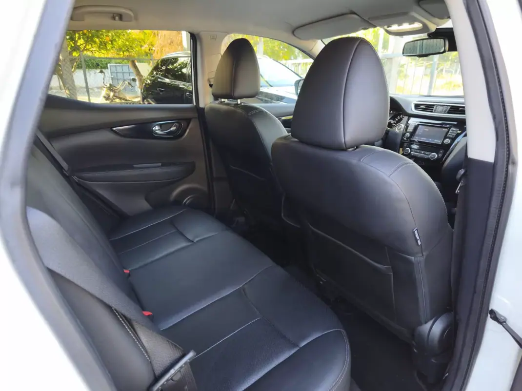 Nissan Qashqai 2015 - 12900 EUR, 195000 km - 195000km - foto 10 de 15