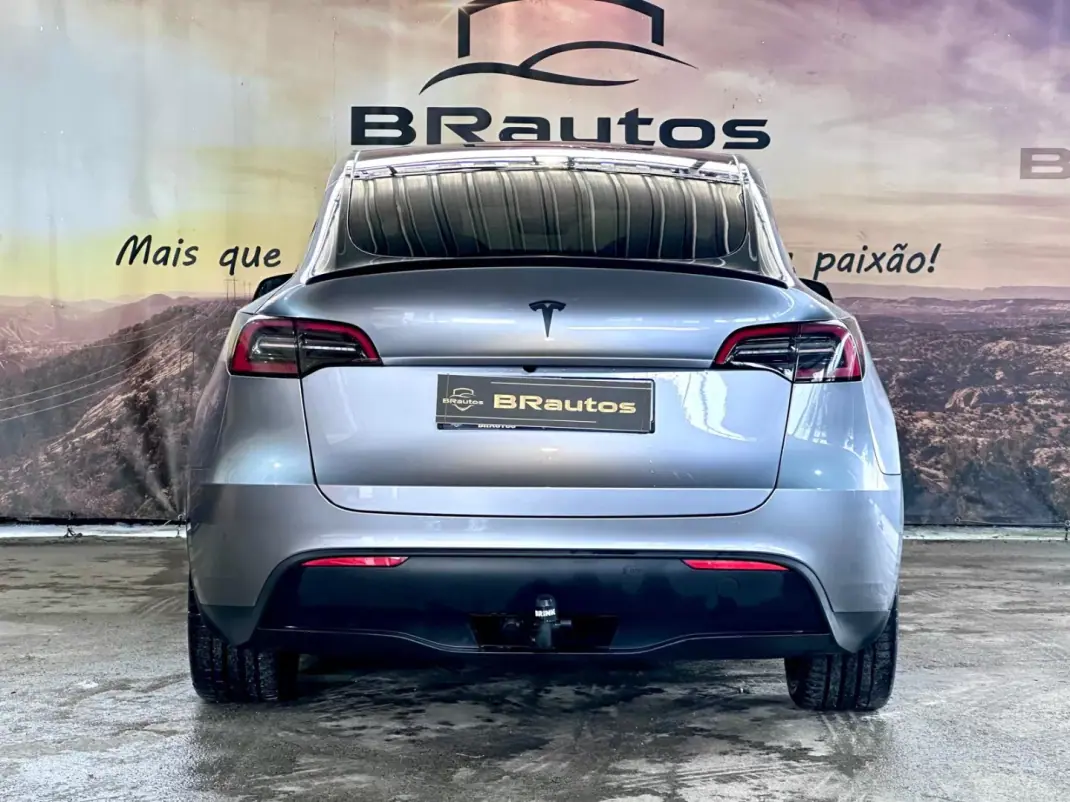 Tesla Model Y 2023 - 42900 EUR, 41470 km - AUTO.MOTO.pt - 41470km - foto 8 de 35