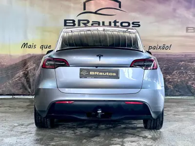 Tesla Model Y 2023 - 42900 EUR, 41470 km - AUTO.MOTO.pt - 41470km - foto 8 de 35