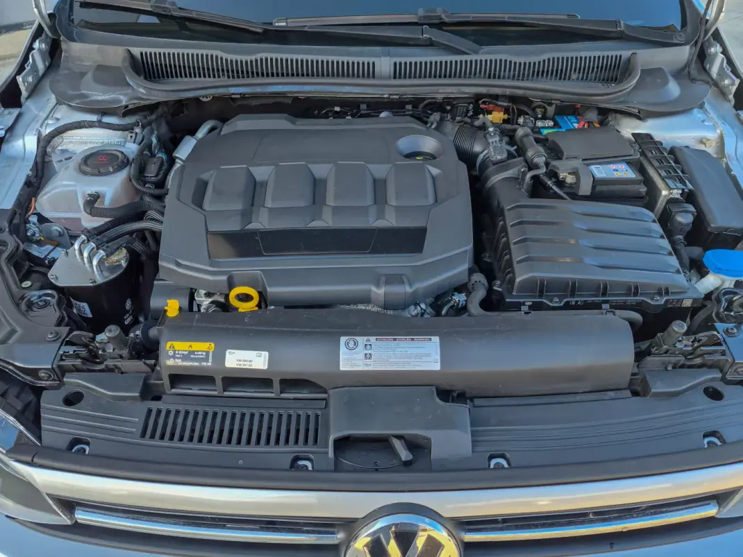 Volkswagen Polo 2018 - 12900 EUR, 99947 km - AUTO.MOTO.pt - 99947km - foto 11 de 11