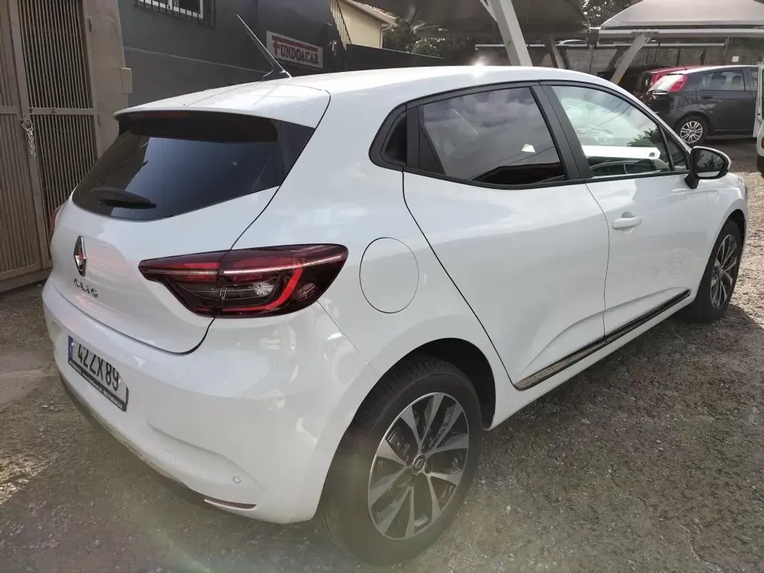 Renault Clio 2020 - 16250 EUR, 96000 km - AUTO.MOTO.pt - 96000km - foto 6 de 12