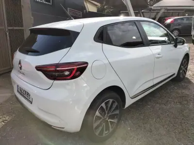 Renault Clio 2020 - 16250 EUR, 96000 km - AUTO.MOTO.pt - 96000km - foto 6 de 12